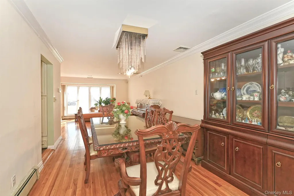 12 Oak Drive Plainview NY 11803