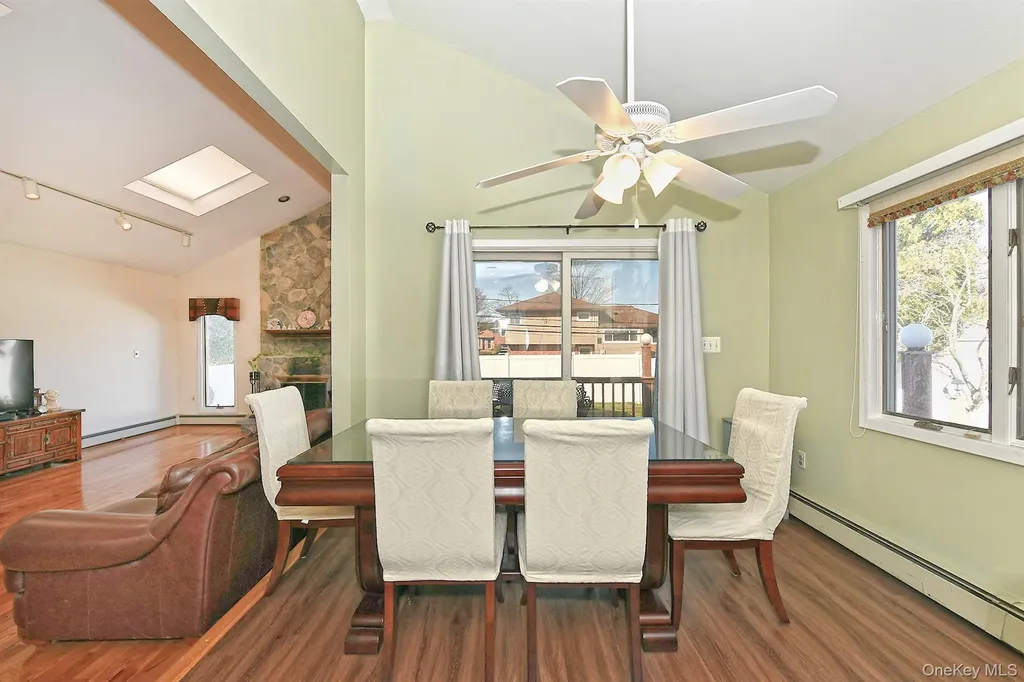 12 Oak Drive Plainview NY 11803