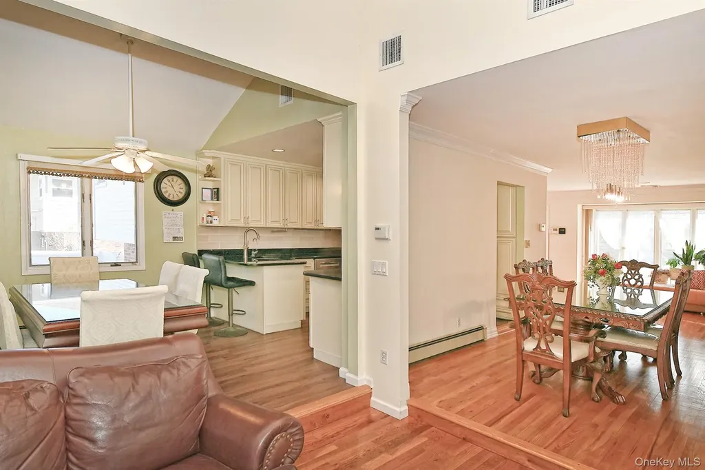 12 Oak Drive Plainview NY 11803