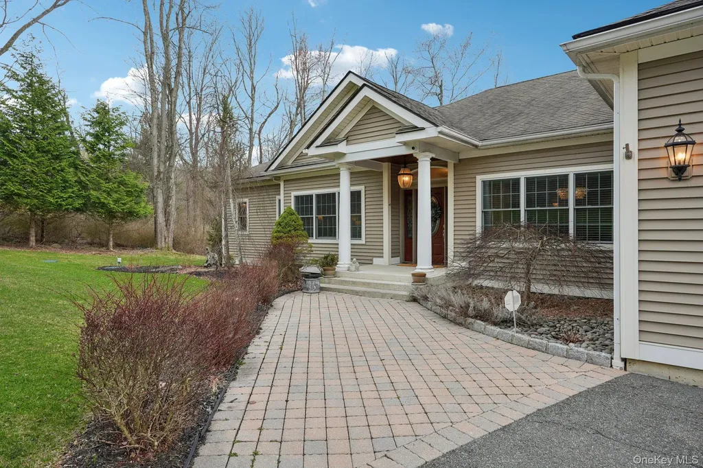 21 Old Quaker Hill Road Monroe NY 10950