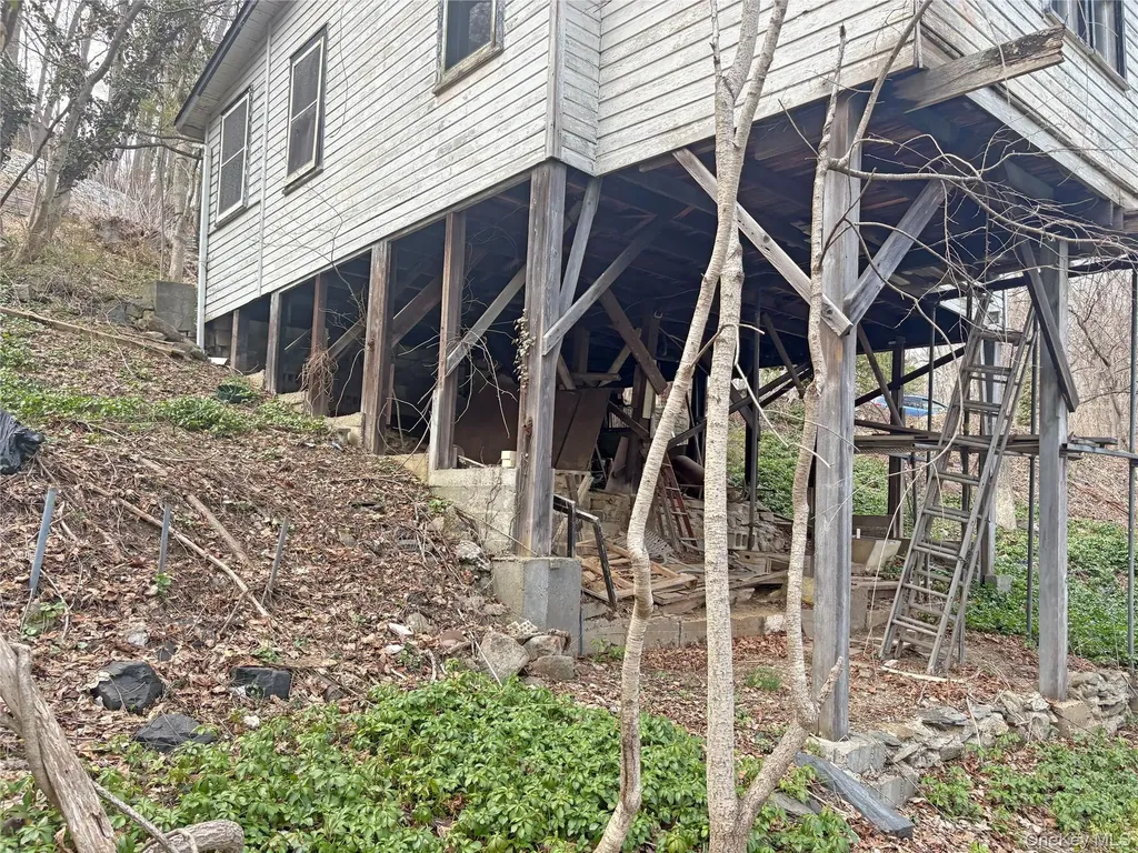 25 Harper Street Lake Peekskill NY 10537