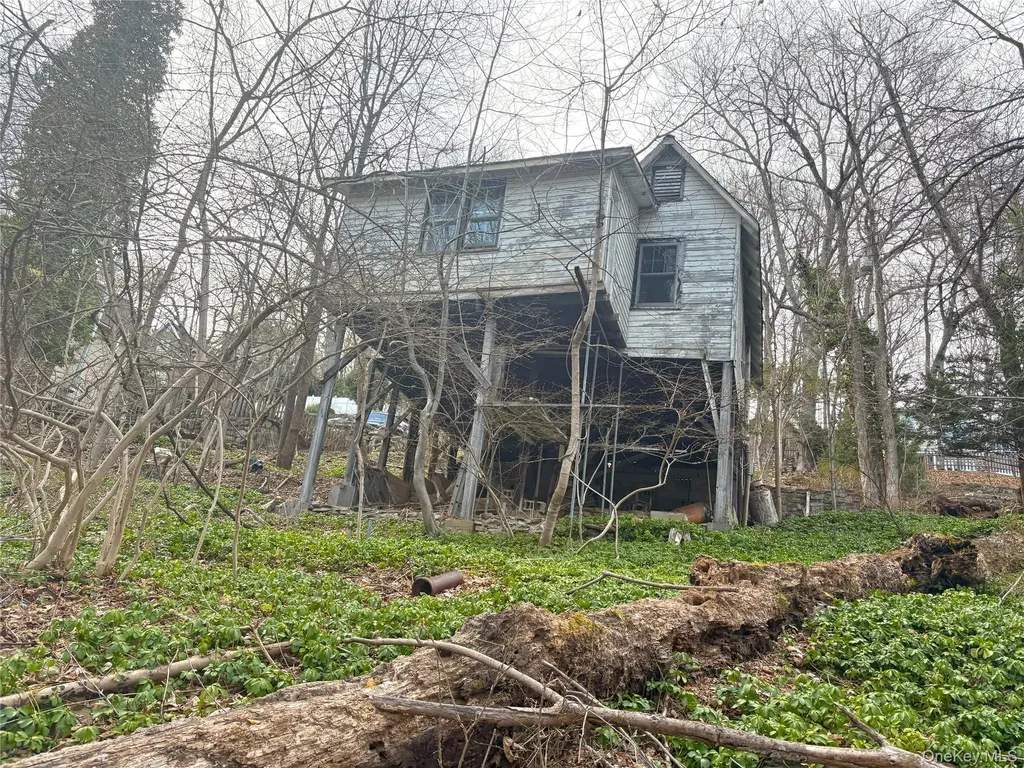 25 Harper Street Lake Peekskill NY 10537