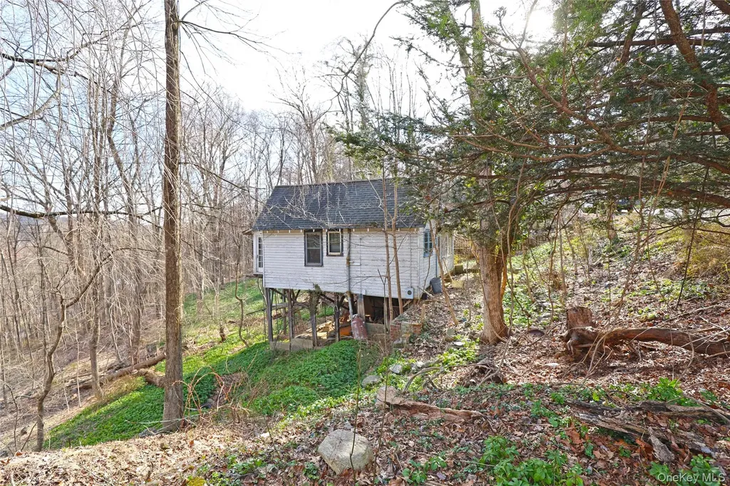 25 Harper Street Lake Peekskill NY 10537