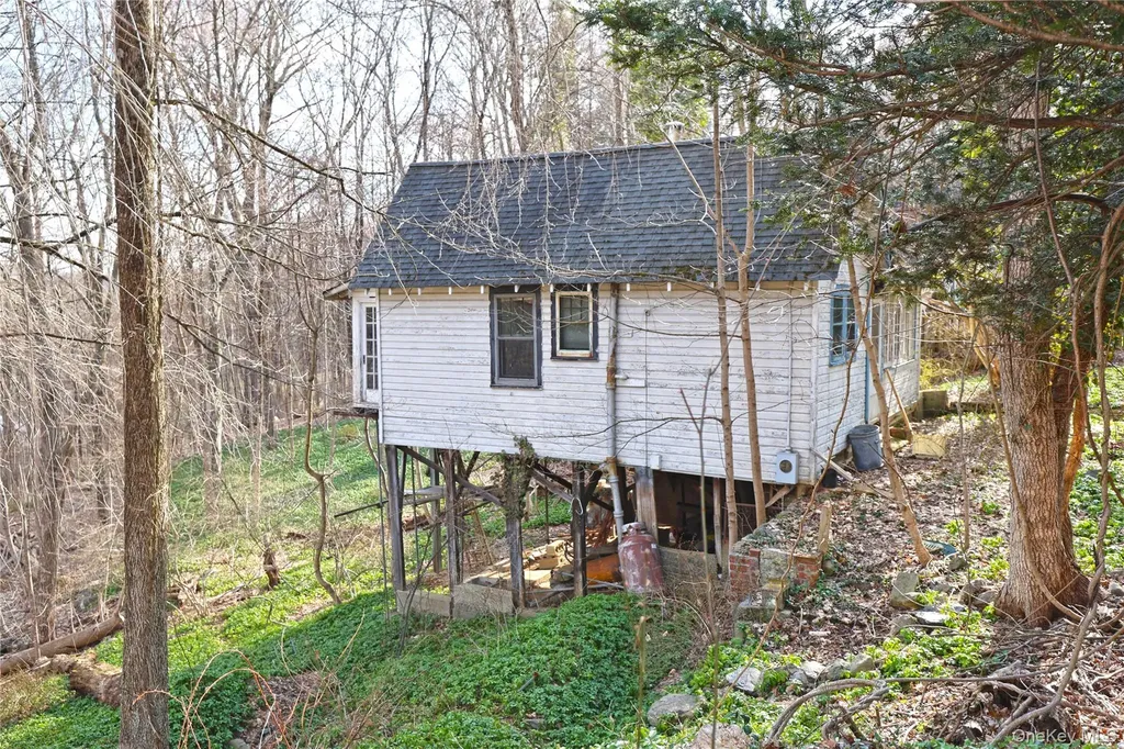 25 Harper Street Lake Peekskill NY 10537