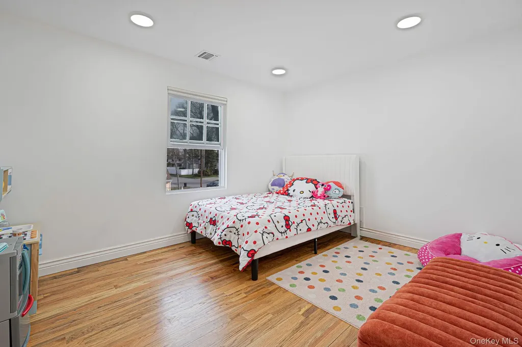 28 Vanderbilt Avenue Babylon NY 11702