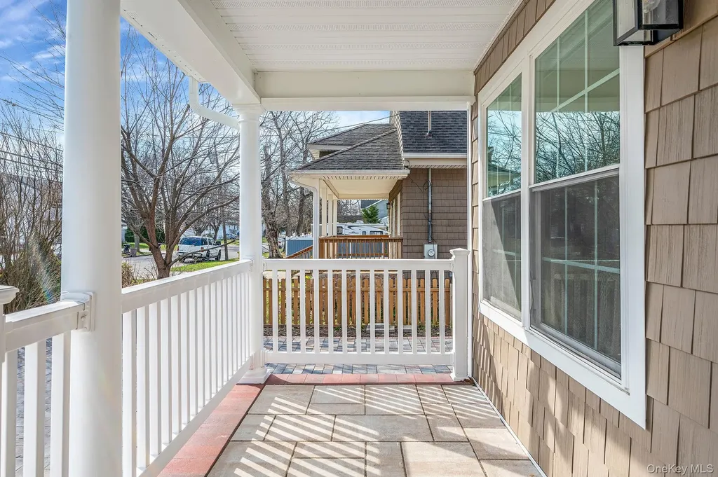 28 Vanderbilt Avenue Babylon NY 11702