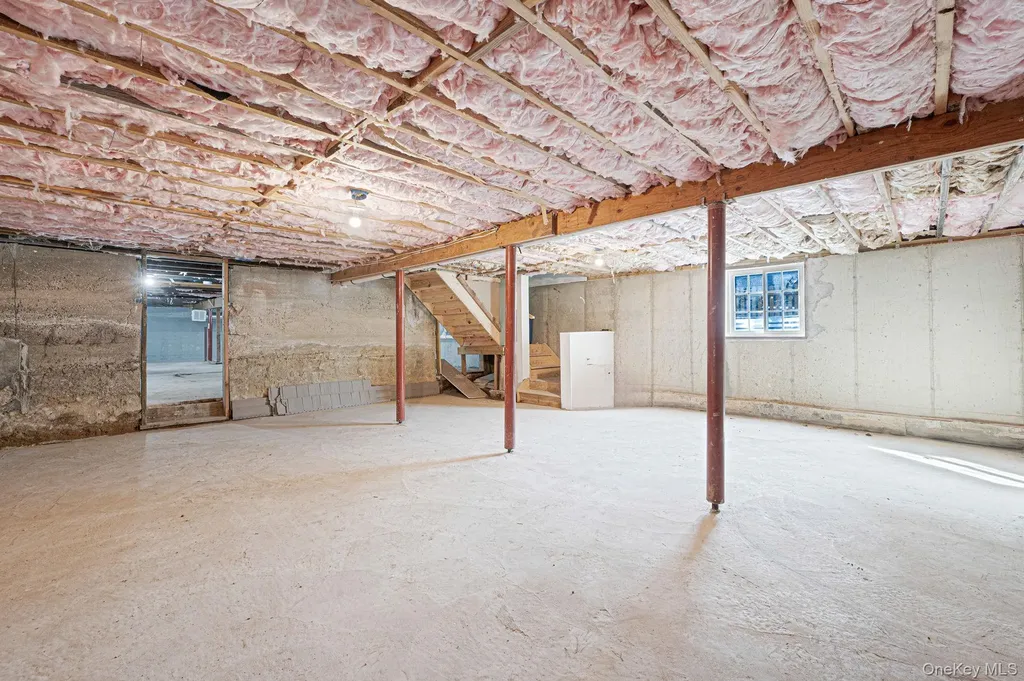28 Vanderbilt Avenue Babylon NY 11702