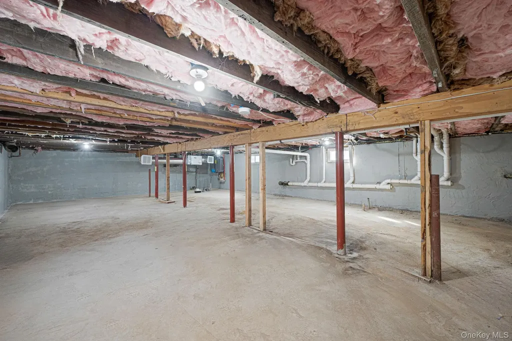 28 Vanderbilt Avenue Babylon NY 11702