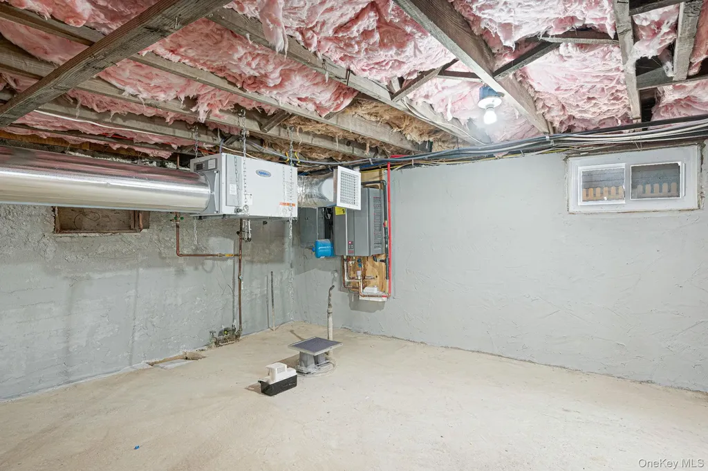 28 Vanderbilt Avenue Babylon NY 11702