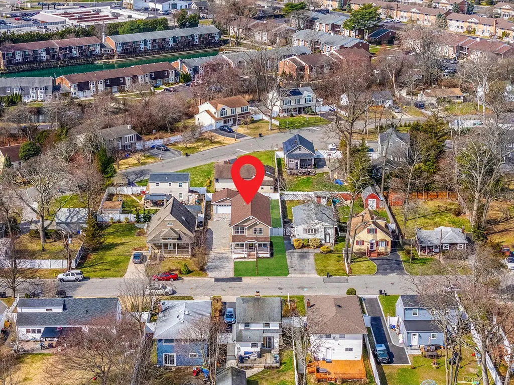 28 Vanderbilt Avenue Babylon NY 11702