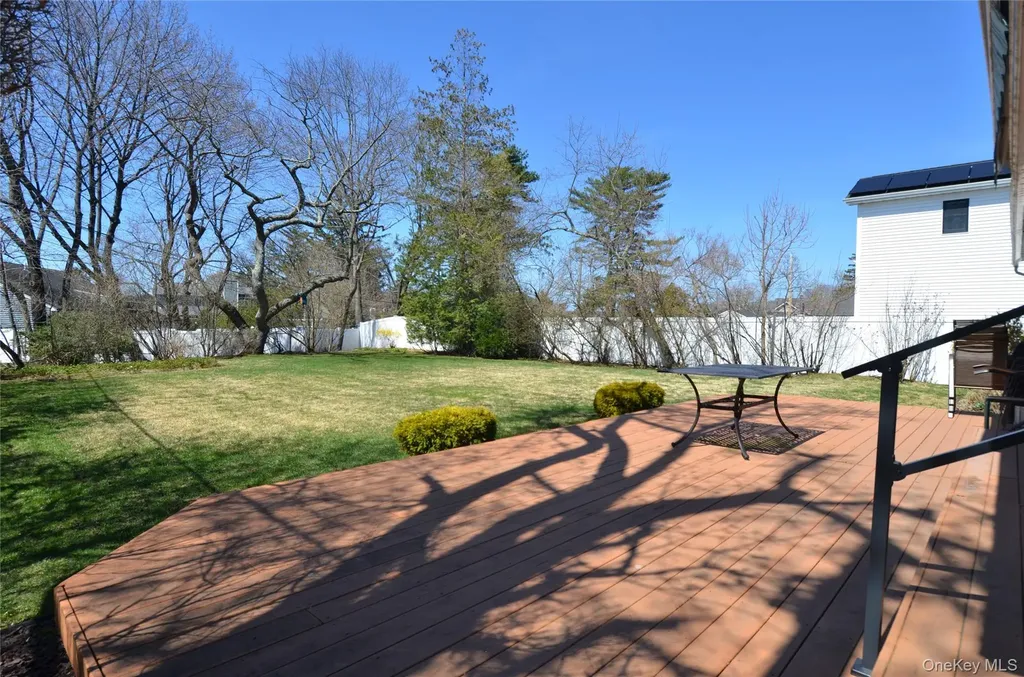 76 Diamond Drive Plainview NY 11803