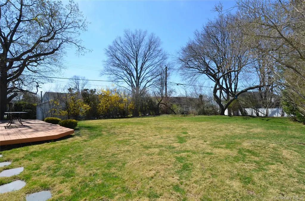 76 Diamond Drive Plainview NY 11803