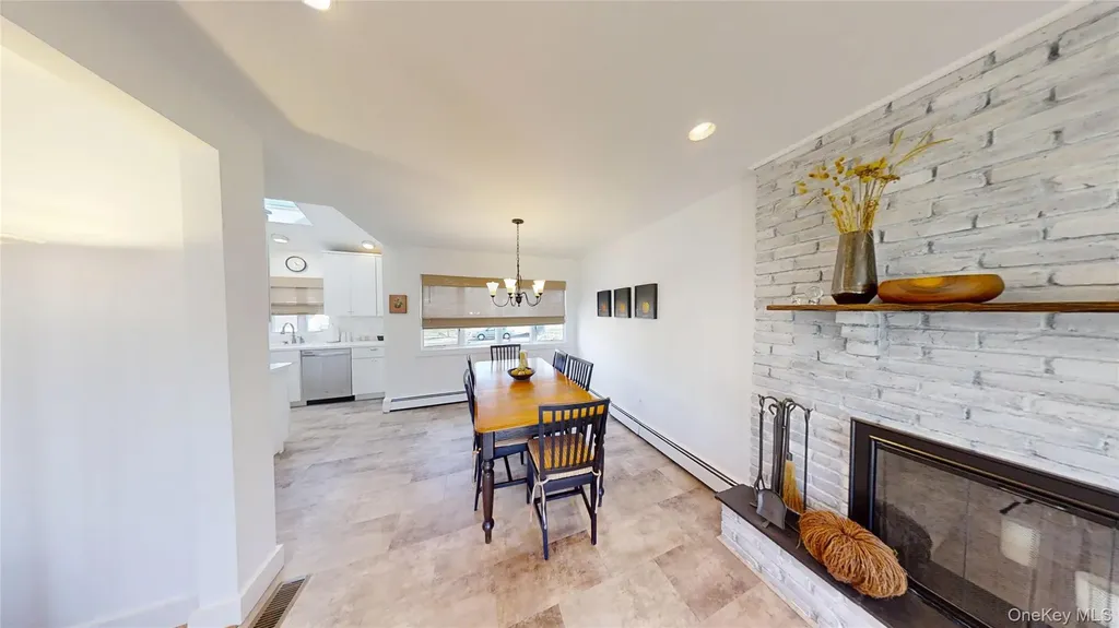 76 Diamond Drive Plainview NY 11803