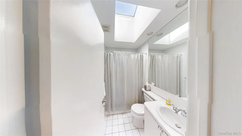 76 Diamond Drive Plainview NY 11803