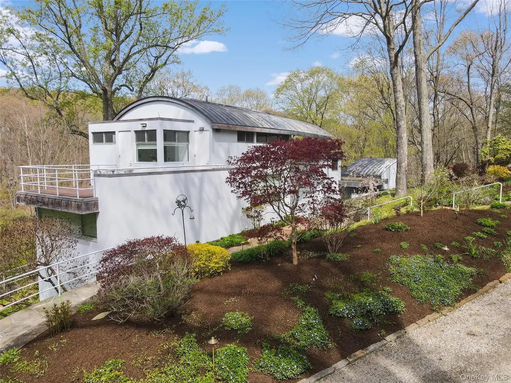 54 Cross Pond Road Pound Ridge NY 10576