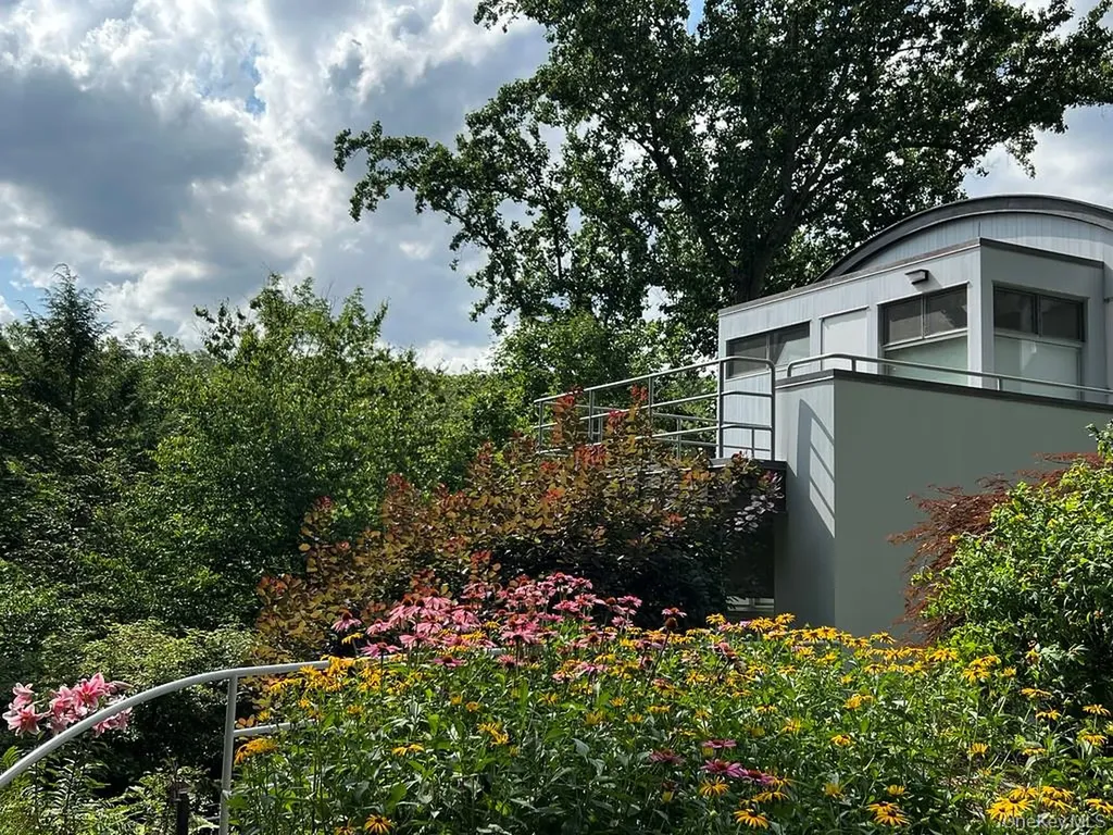 54 Cross Pond Road Pound Ridge NY 10576
