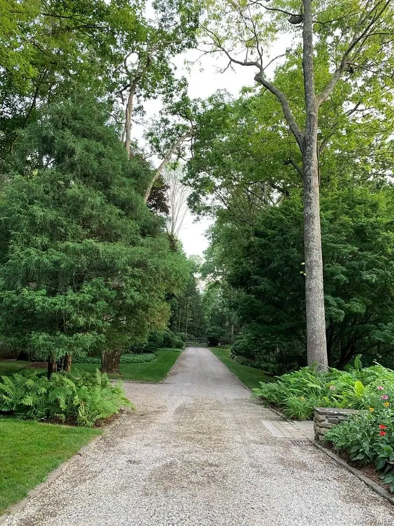 54 Cross Pond Road Pound Ridge NY 10576