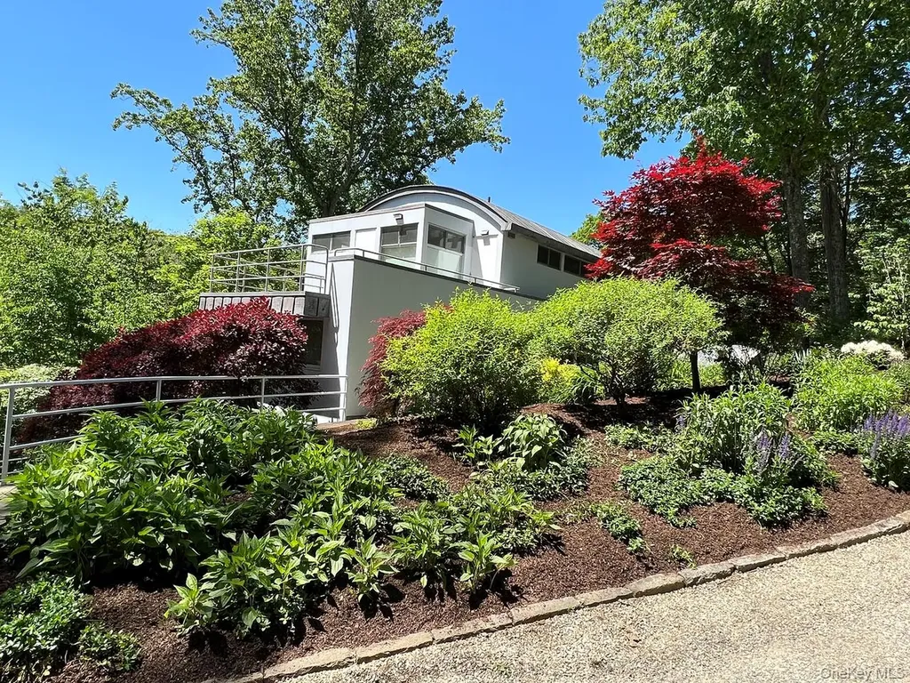 54 Cross Pond Road Pound Ridge NY 10576