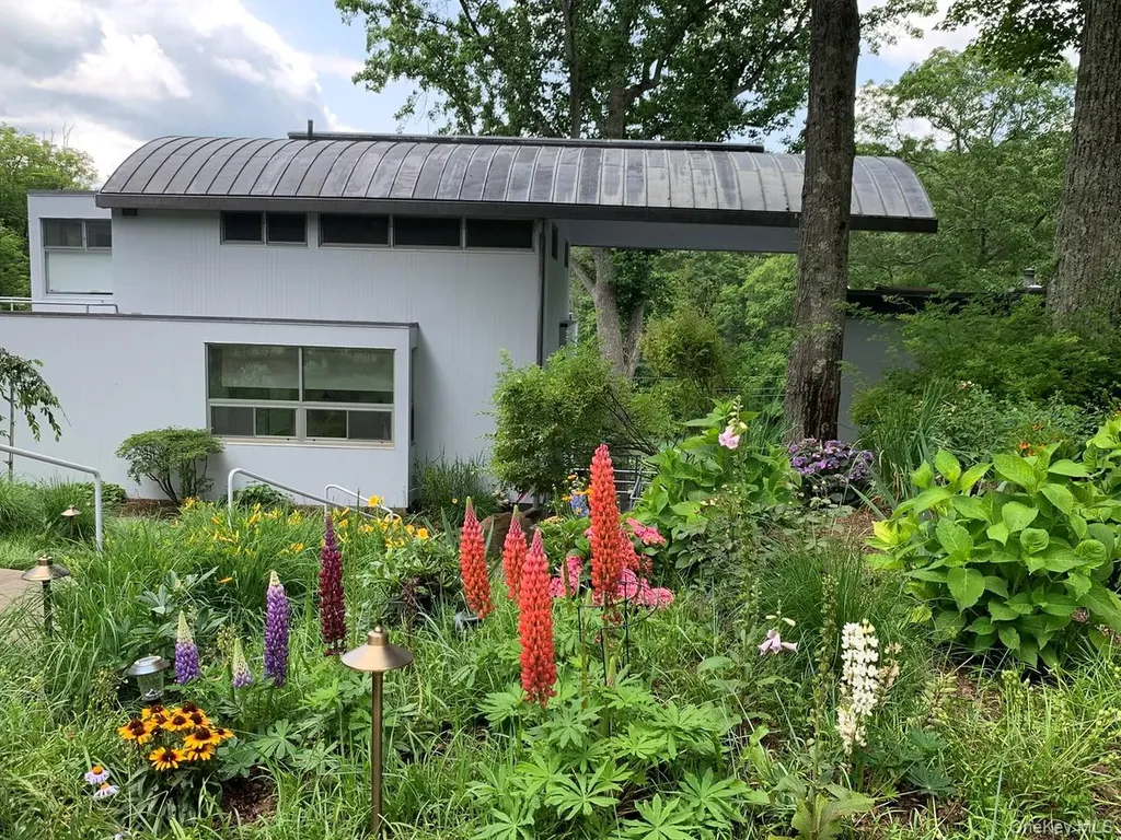 54 Cross Pond Road Pound Ridge NY 10576