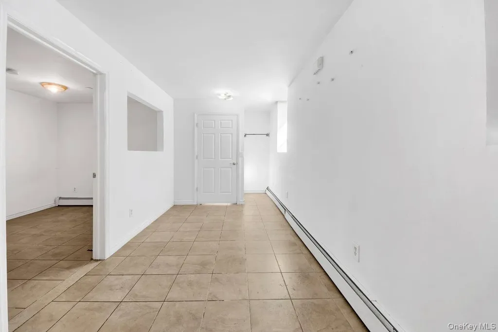 2527 Matthews Avenue Bronx NY 10467