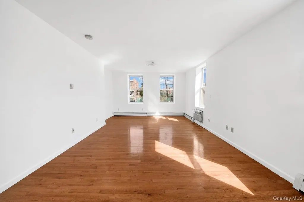 2527 Matthews Avenue Bronx NY 10467
