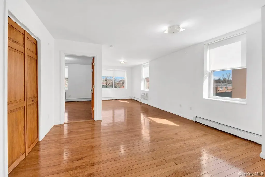 2527 Matthews Avenue Bronx NY 10467