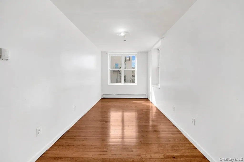 2527 Matthews Avenue Bronx NY 10467