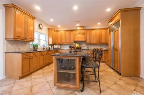 129 Round Swamp Road Huntington NY 11743
