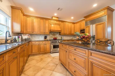 129 Round Swamp Road Huntington NY 11743