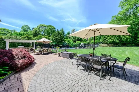 129 Round Swamp Road Huntington NY 11743