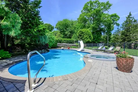 129 Round Swamp Road Huntington NY 11743