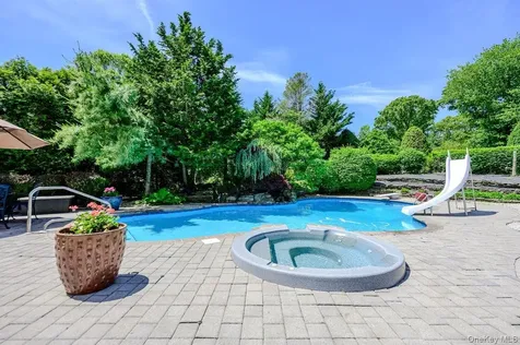 129 Round Swamp Road Huntington NY 11743