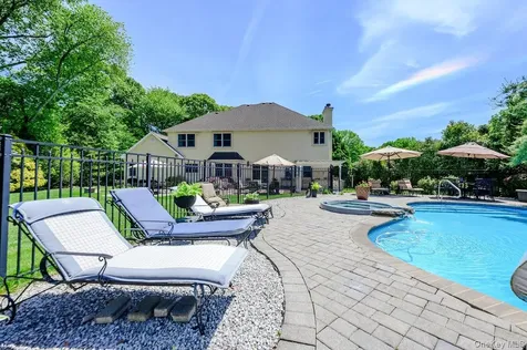 129 Round Swamp Road Huntington NY 11743