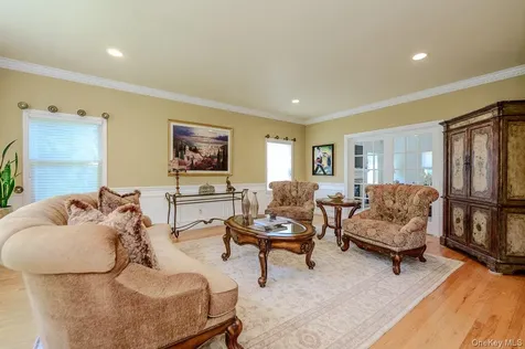 129 Round Swamp Road Huntington NY 11743