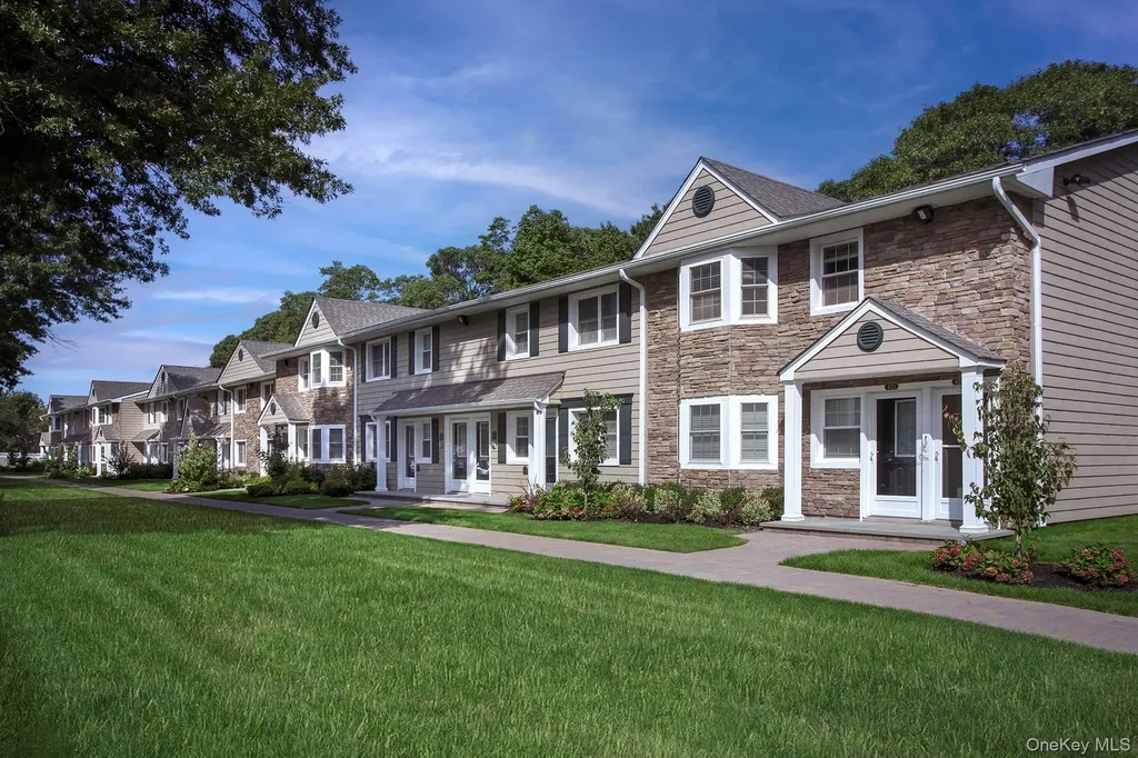 524 Tudor Lane Middle Island NY 11953