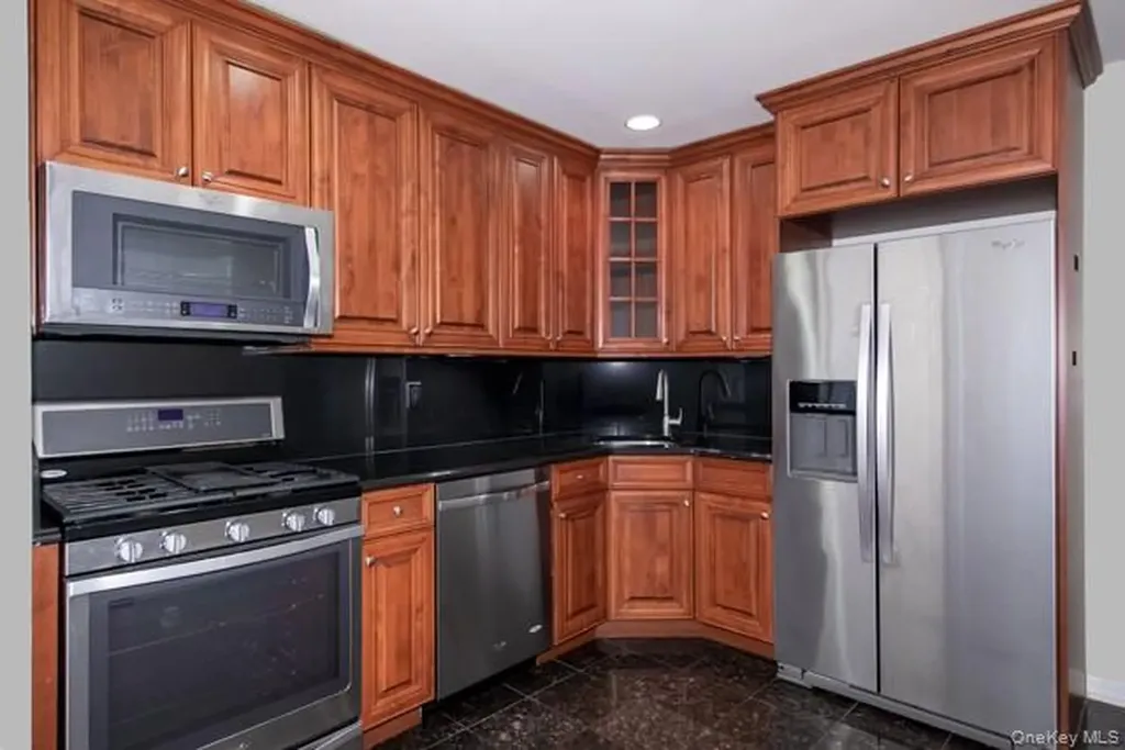 524 Tudor Lane Middle Island NY 11953