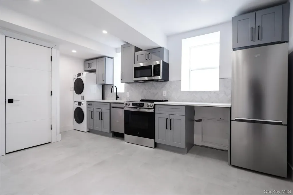 315 Be W Broadway Long Beach NY 11561