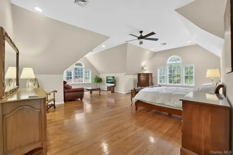 4 Pearl Court Katonah NY 10536