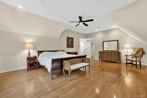 4 Pearl Court Katonah NY 10536