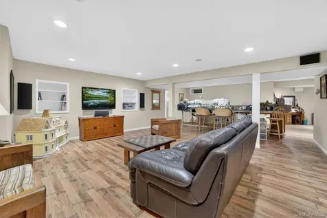 4 Pearl Court Katonah NY 10536