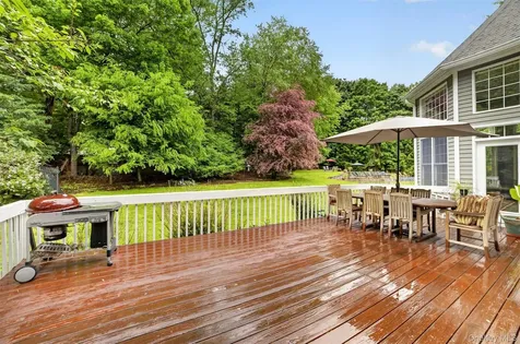 4 Pearl Court Katonah NY 10536