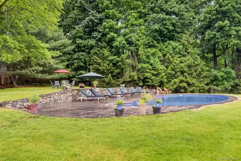 4 Pearl Court Katonah NY 10536