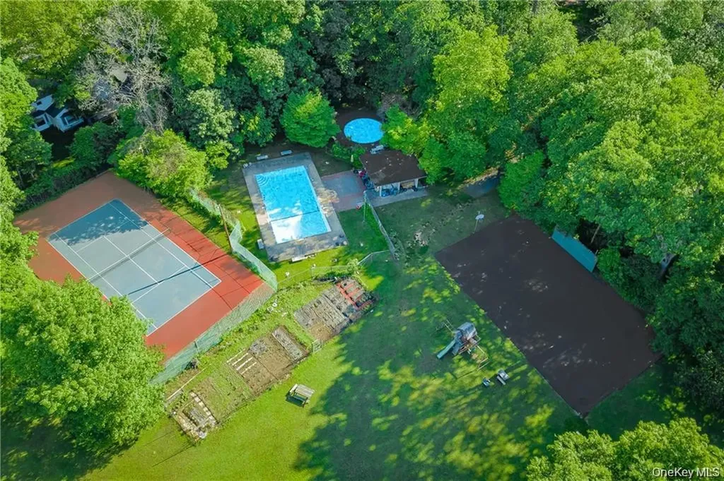 51 Hickory Hill Lane Tappan NY 10983