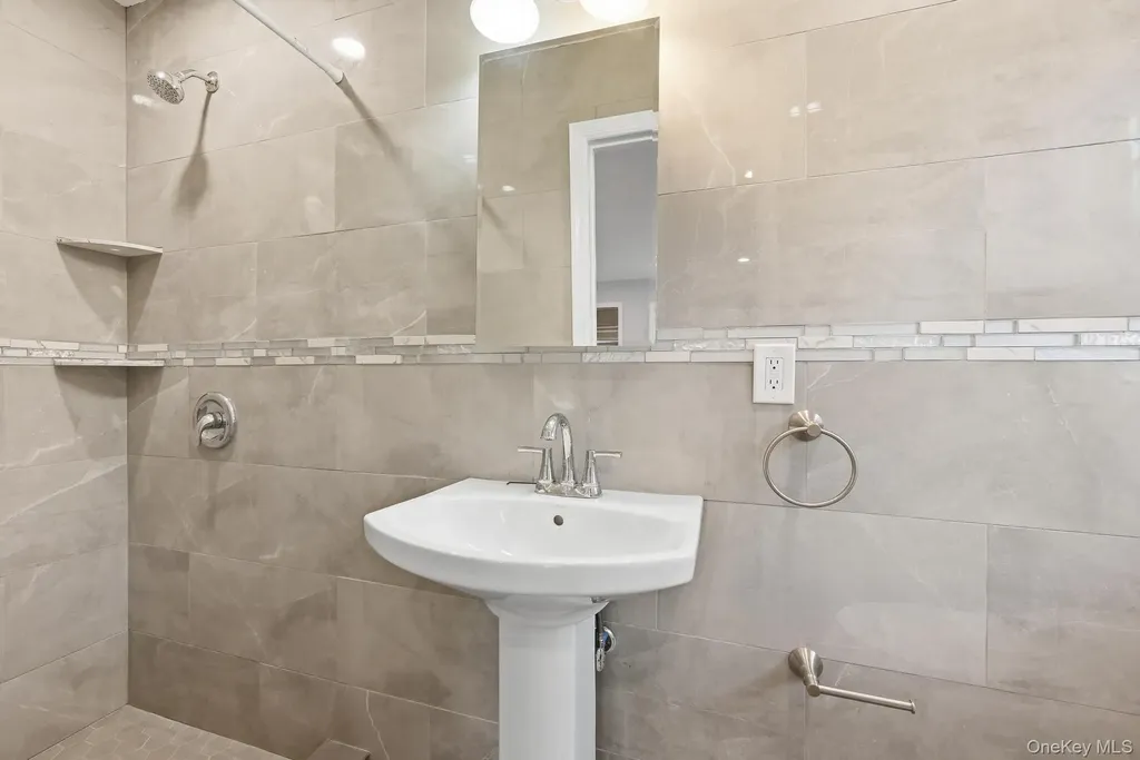 253-10 148th Drive Rosedale NY 11422