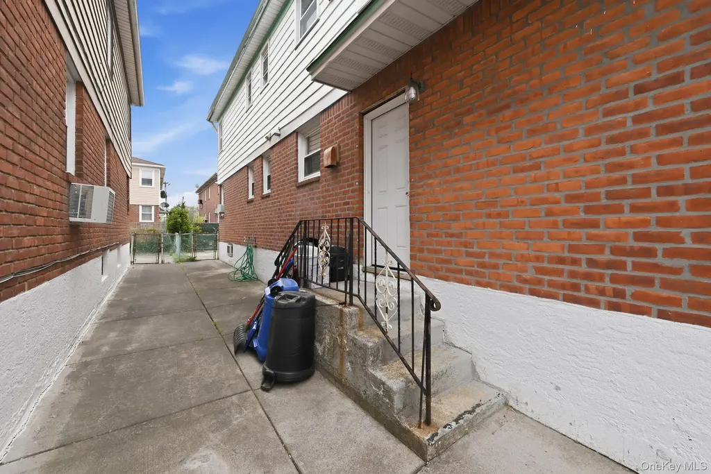 253-10 148th Drive Rosedale NY 11422