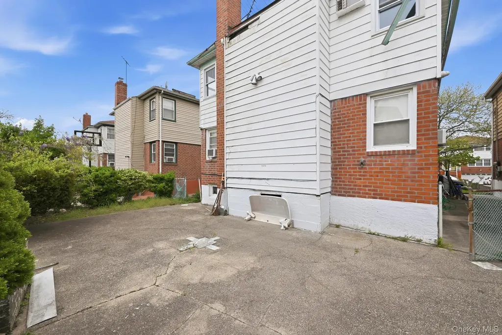 253-10 148th Drive Rosedale NY 11422