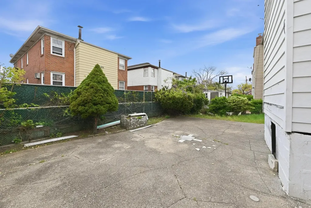 253-10 148th Drive Rosedale NY 11422