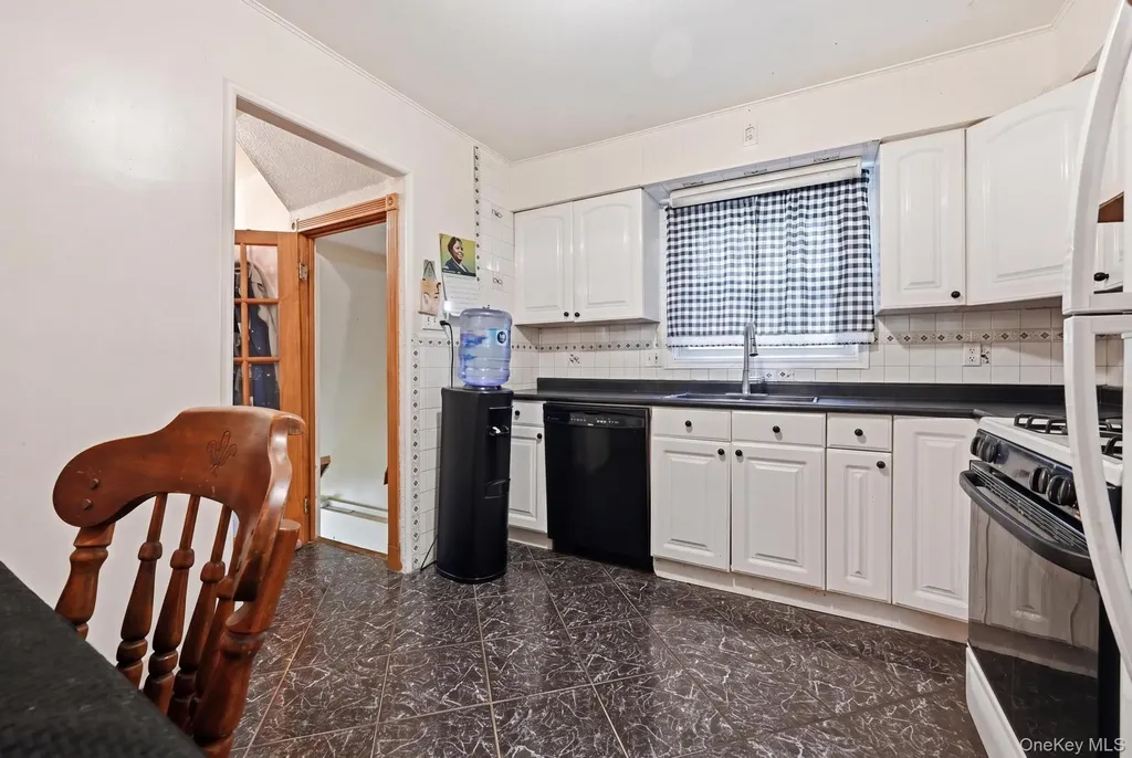 253-10 148th Drive Rosedale NY 11422