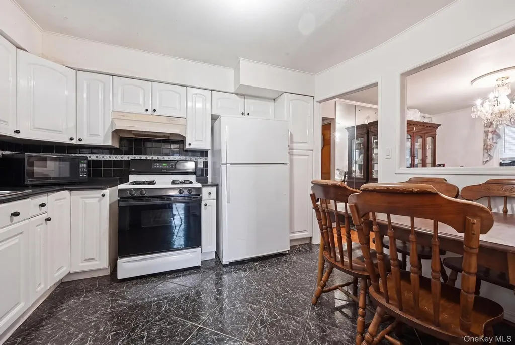 253-10 148th Drive Rosedale NY 11422