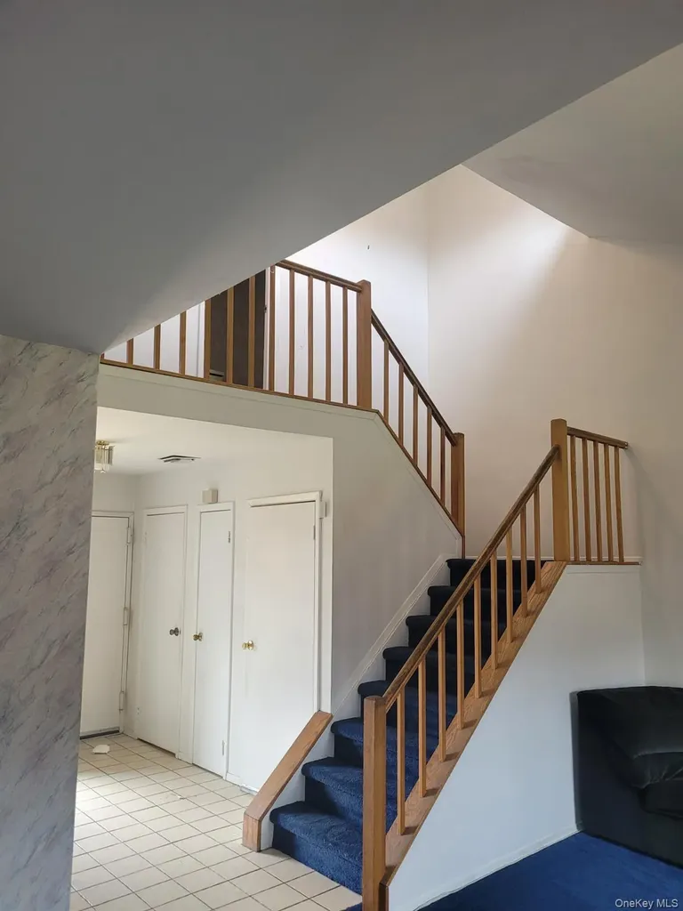 174 Melanie Way Commack NY 11725